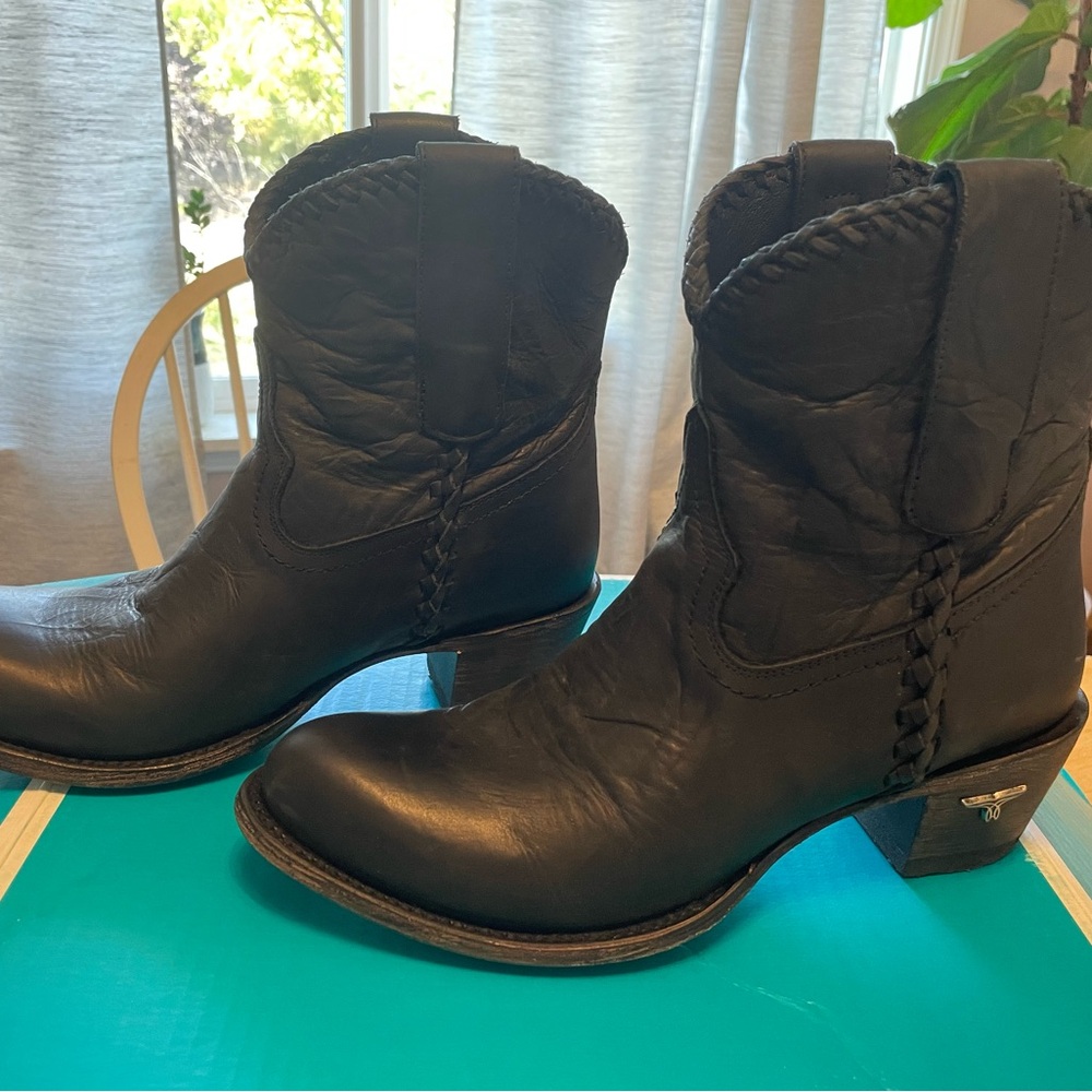 Lane plain Jane (pj) style booties - Picture 3 of 14